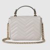 811238_AAECK_1712_009_060_0000_Light-GG-Marmont-mini-top-handle-bag